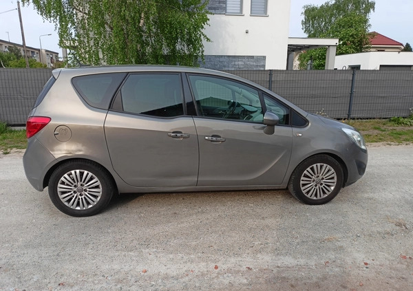 Opel Meriva cena 16900 przebieg: 179840, rok produkcji 2011 z Jelcz-Laskowice małe 466